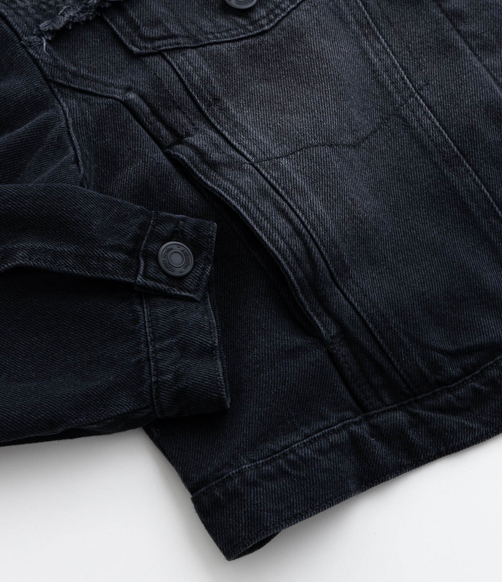 Jaqueta Oversized em Jeans com Ilhós Curve & Plus Size Preto 7