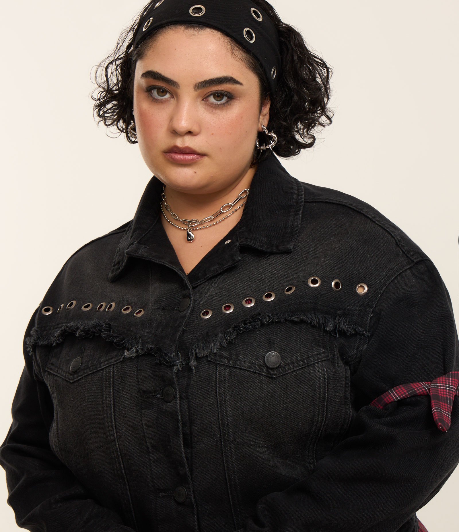 Jaqueta Oversized em Jeans com Ilhós Curve & Plus Size Preto 1