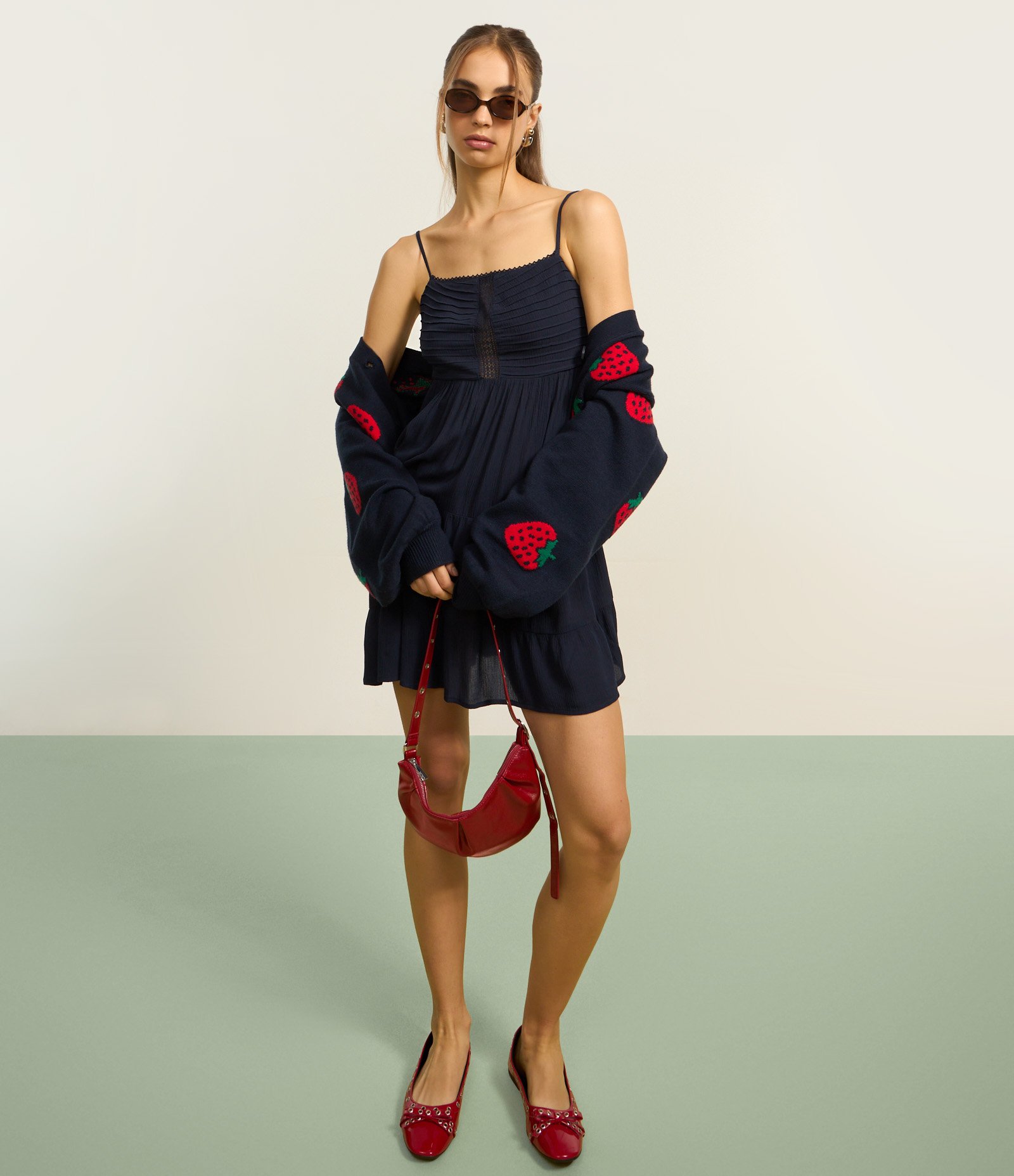 Vestido Godê em Crepe com Detalhe no Busto Azul Marinho 4