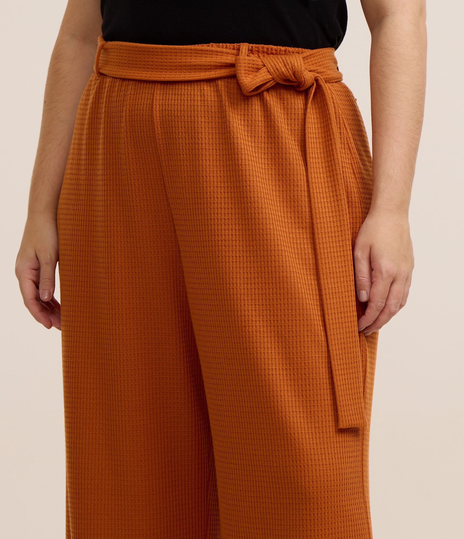 Calça Pantalona Canelada com Amarração Curve & Plus Size Laranja 4