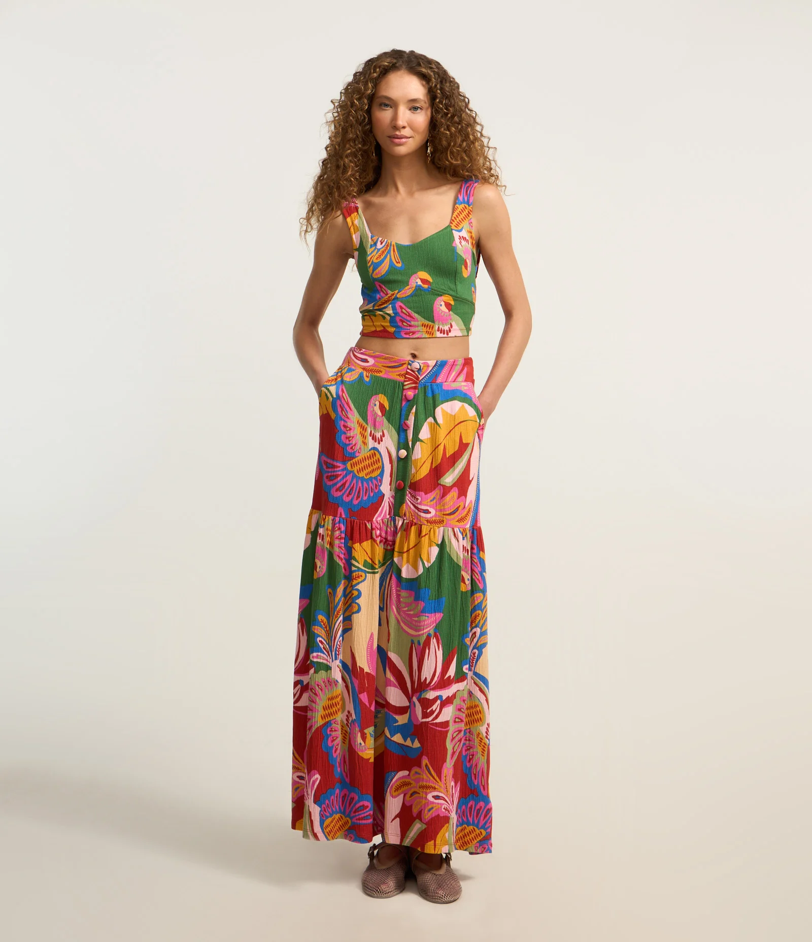 Saia Long Midi Evasê com Textura e Estampa Tropical Vermelho 1