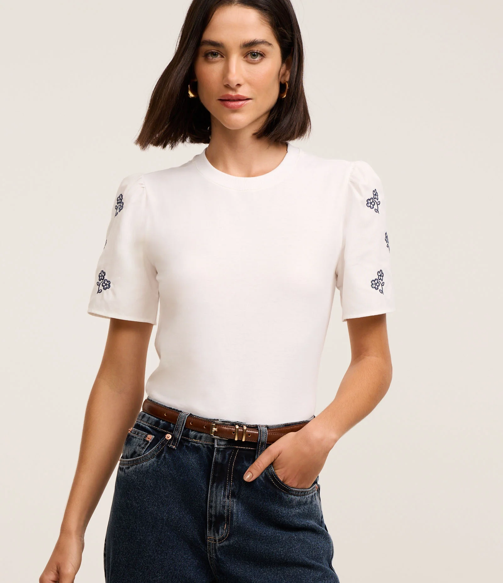 Blusa em Algodão com Bordado Floral na Manga Bufante Branco 1