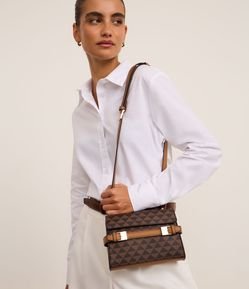 Bolsa Transversal Pequena com Tampa e Cinto com Fivela Dupla