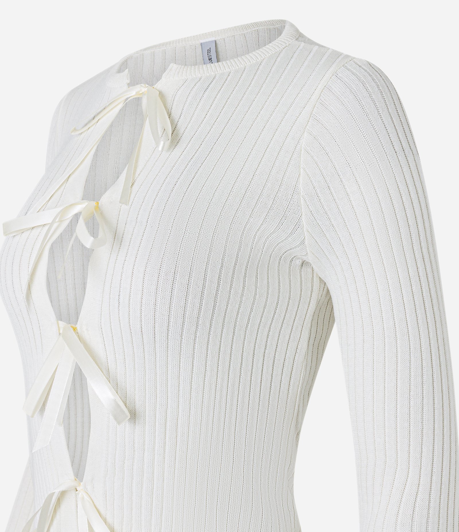 Blusa em Tricô com Lacinhos Frontais Branco 6