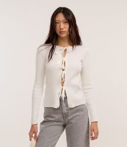 Blusa em Tricô com Lacinhos Frontais