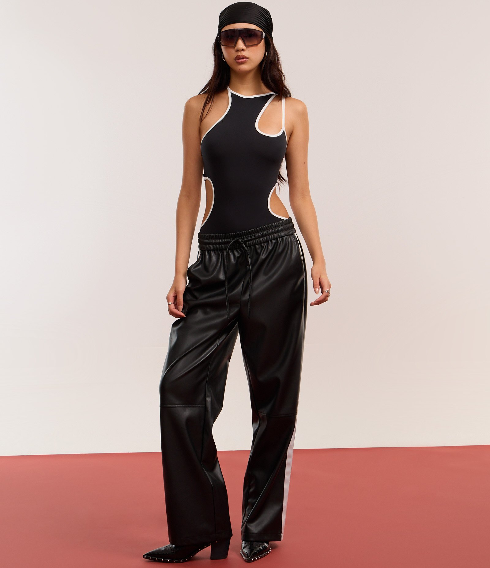 Body com Cut Out e Detalhes Contrastantes Preto 3