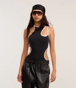 Body com Cut Out e Detalhes Contrastantes