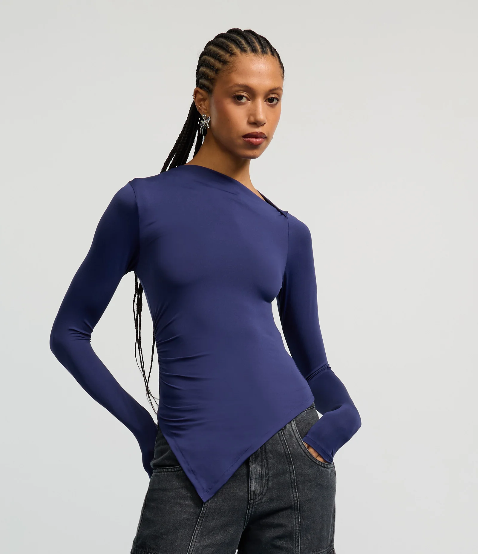 Blusa com Franzido Lateral e Barra Assimétrica Azul 1