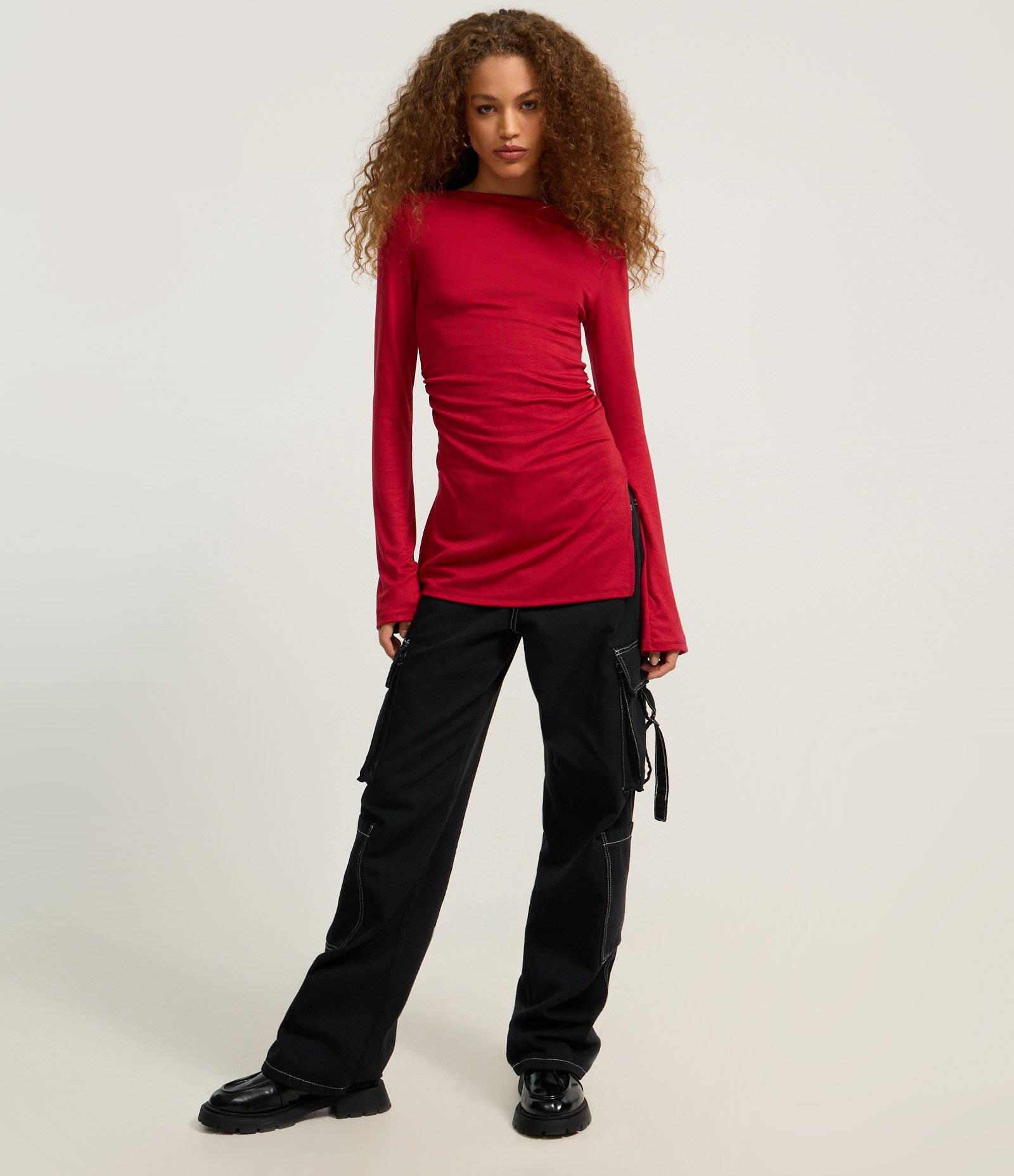 Blusa em Ribana com Franzido Lateral e Gola Altinha Vermelho 2