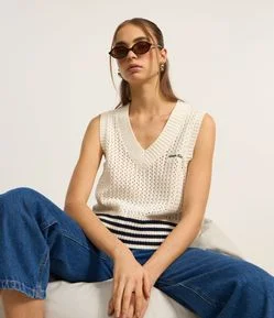 Colete em Tricô Texturizado com Bordado Always Kind