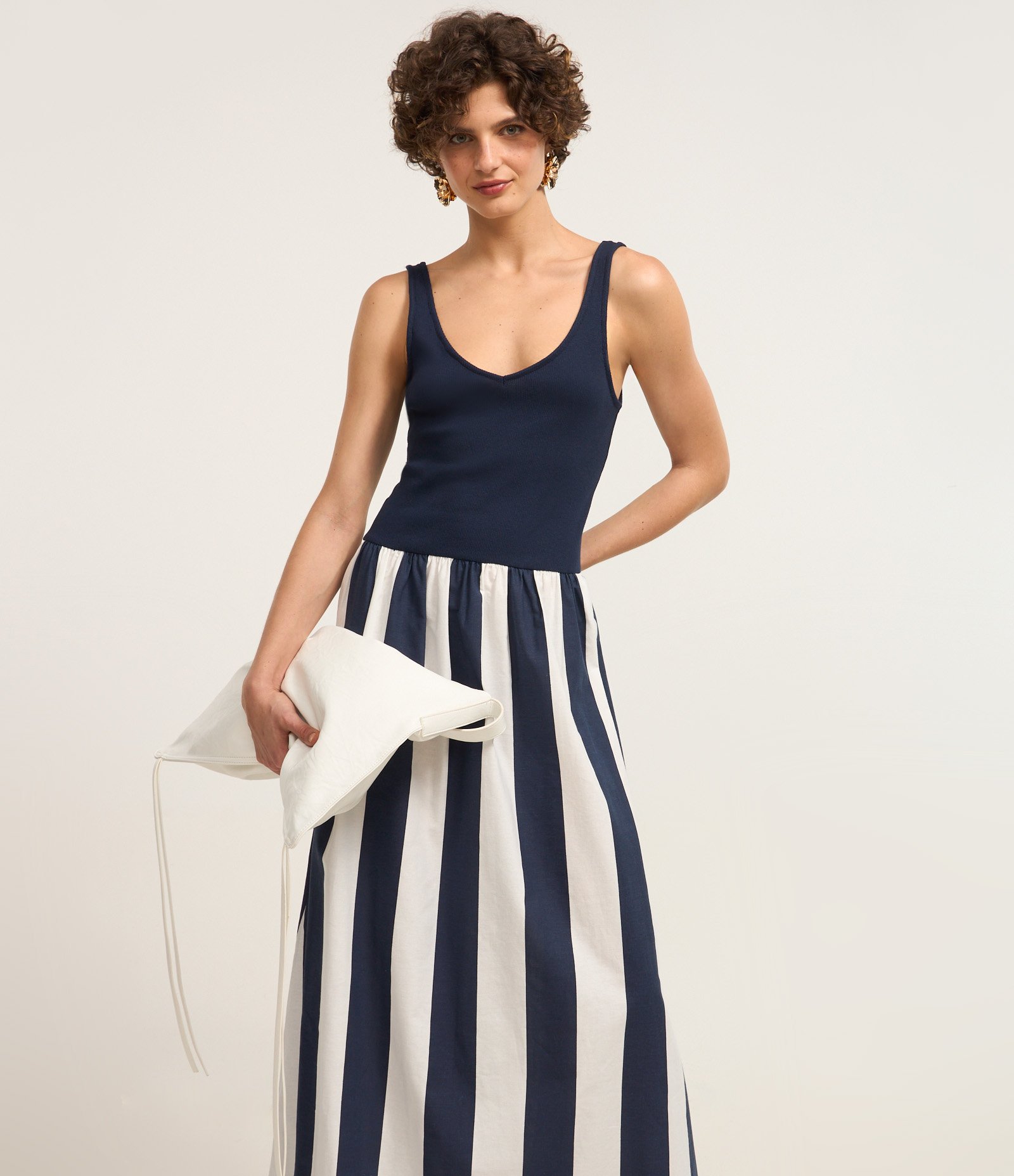 Vestido Godê em Tricoline com Listras na Saia Azul 2