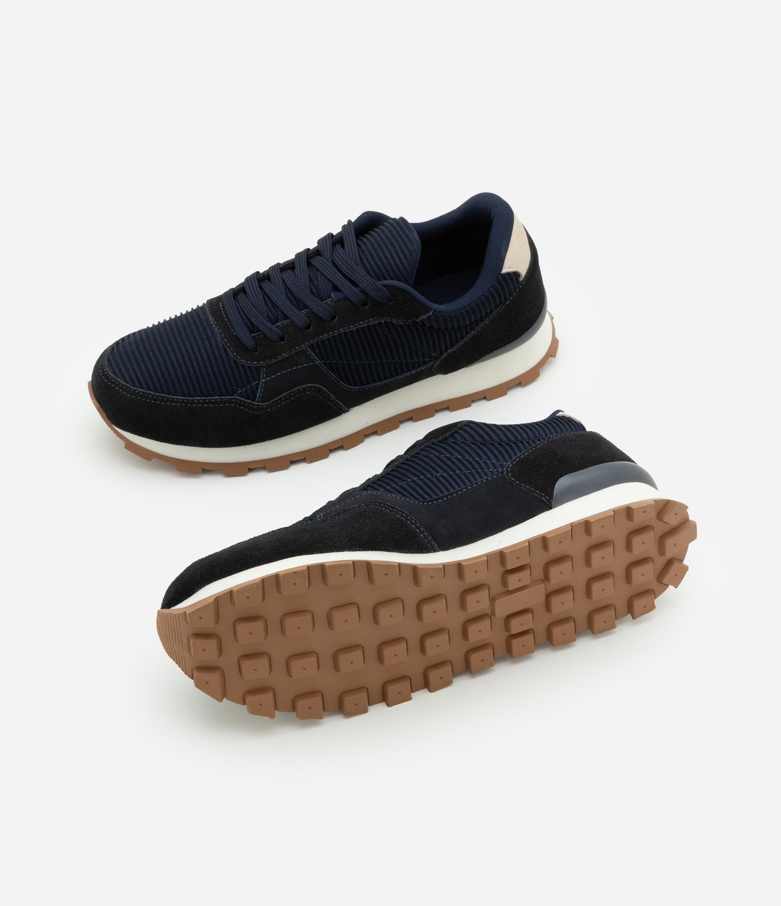 Tênis Jogging em Material Sintético com Textura 5