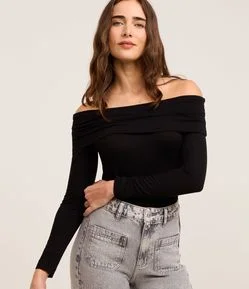 Blusa Ombro a Ombro em Viscose com Decote Virado