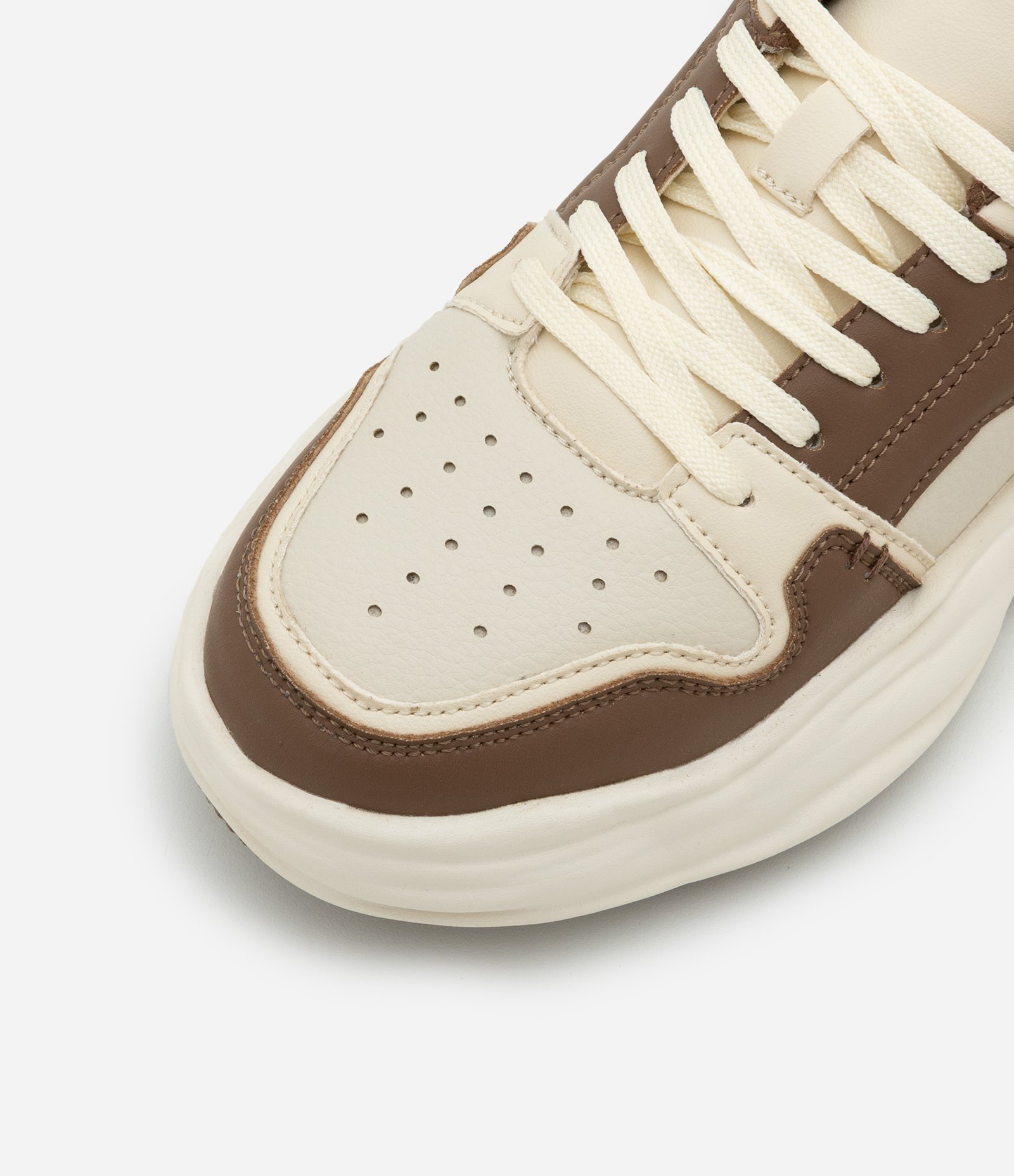 Tênis em PU com Sola Diferenciada e Recortes Bege/Marrom 4