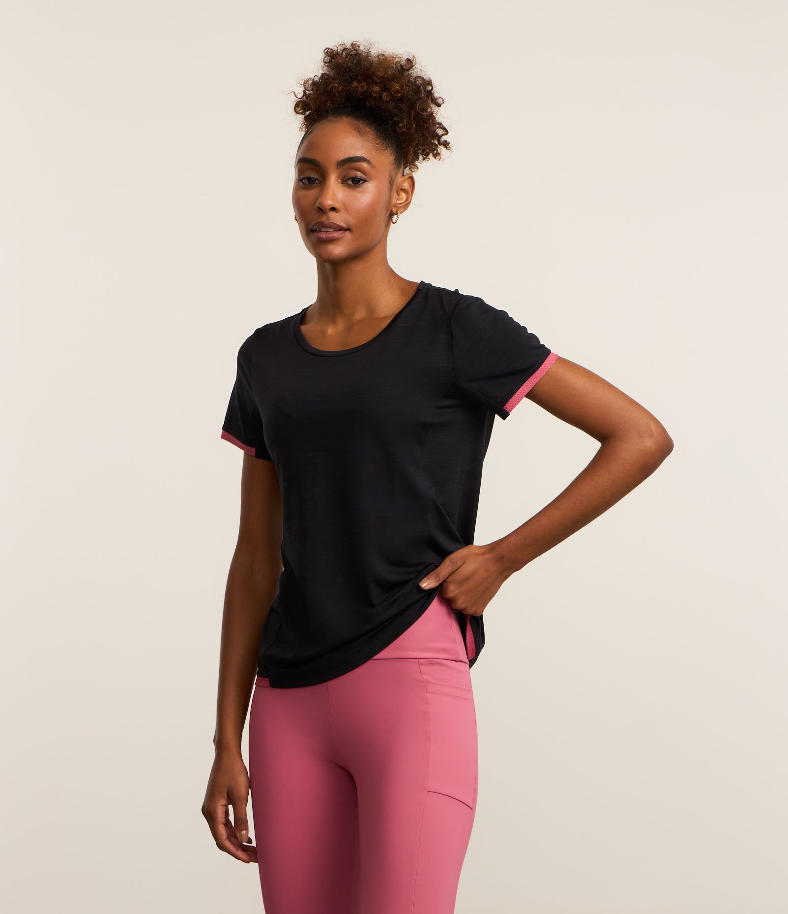 Camiseta Esportiva em Microfibra Efeito Mescla e Detalhe Contrastante Preto 1