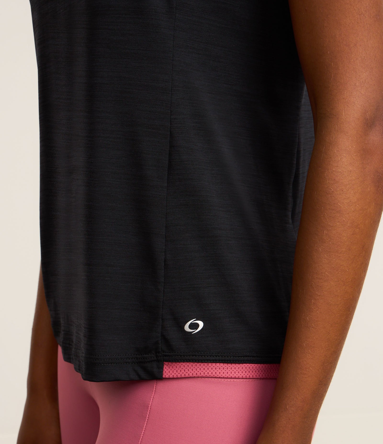 Camiseta Esportiva em Microfibra Efeito Mescla e Detalhe Contrastante Preto 3