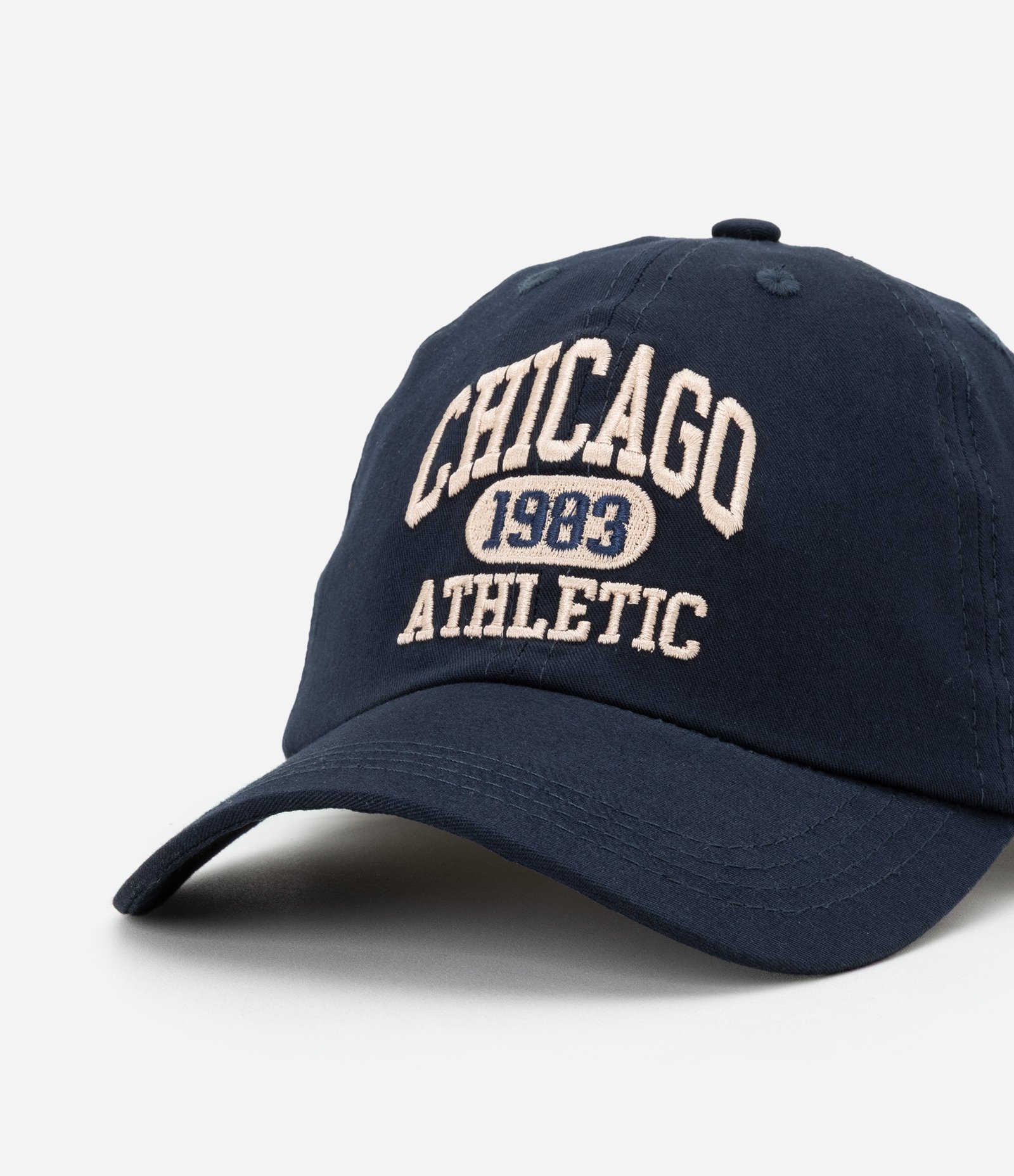 Boné Aba Curva em Sarja com Bordado Chicago Azul Escuro 4