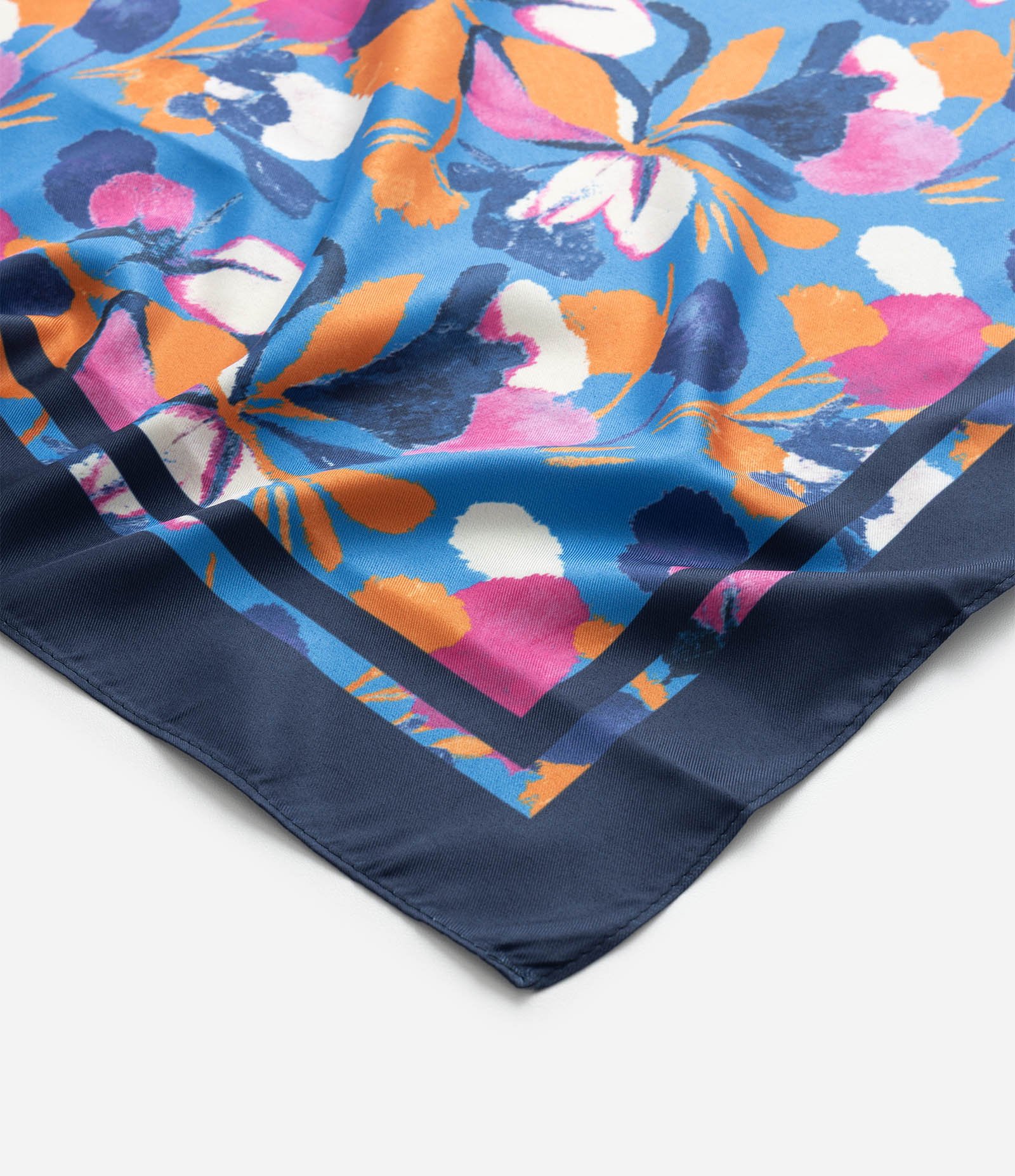 Lenço Quadrado em Cetim com Estampa Floral Azul 3