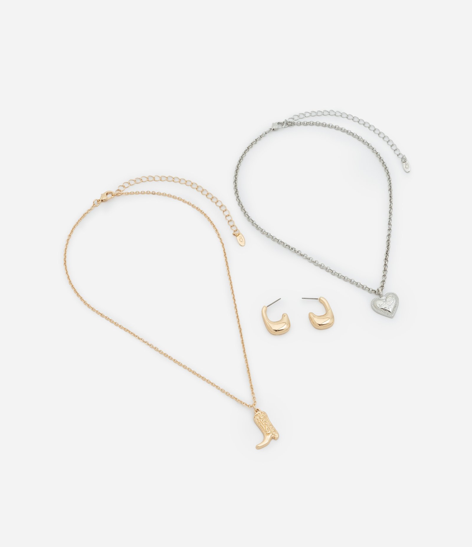 Conjunto de Colar Camadas com Pingente de Bota e Coração e Brinco Argola Dourado/Prata 2