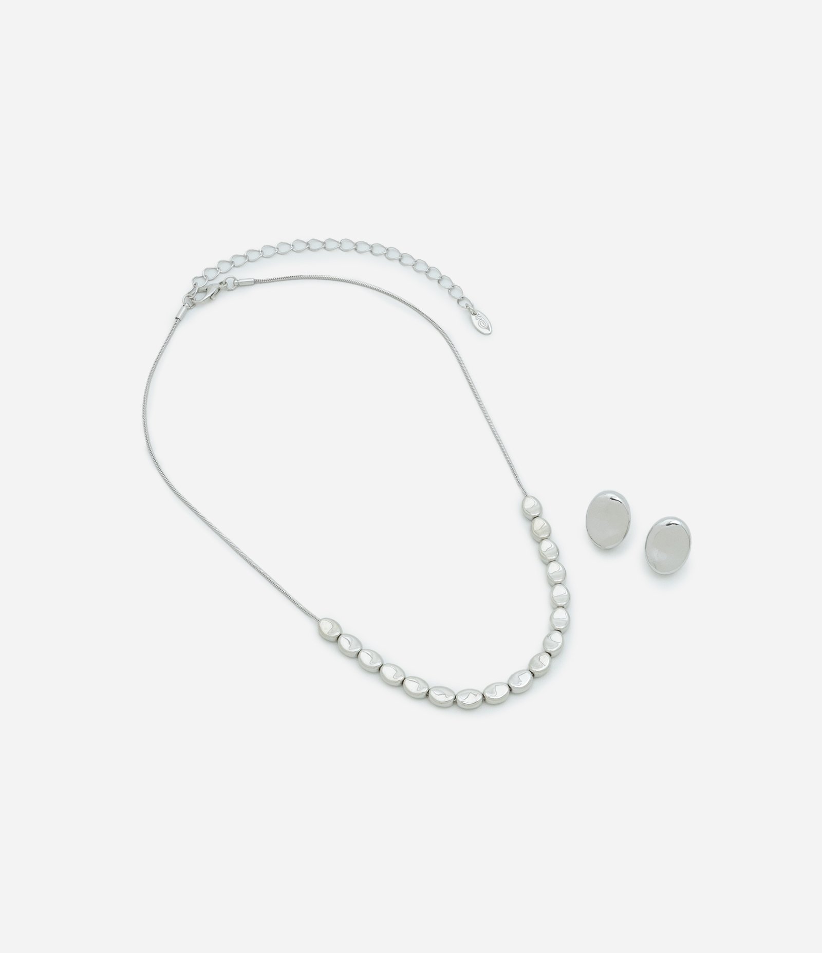 Conjunto de Colar Curto com Corrente Rabo de Rato e Brinco Botão Prata 2