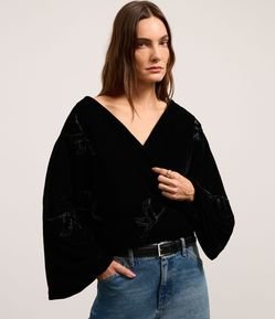 Kimono em Veludo com Amarração e Cisnes Bordados