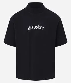 Camiseta Boxy em Malhão com Gola Larga e Estampa Lettering