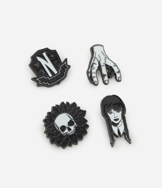 Kit 04 Pins de Metal da Wandinha