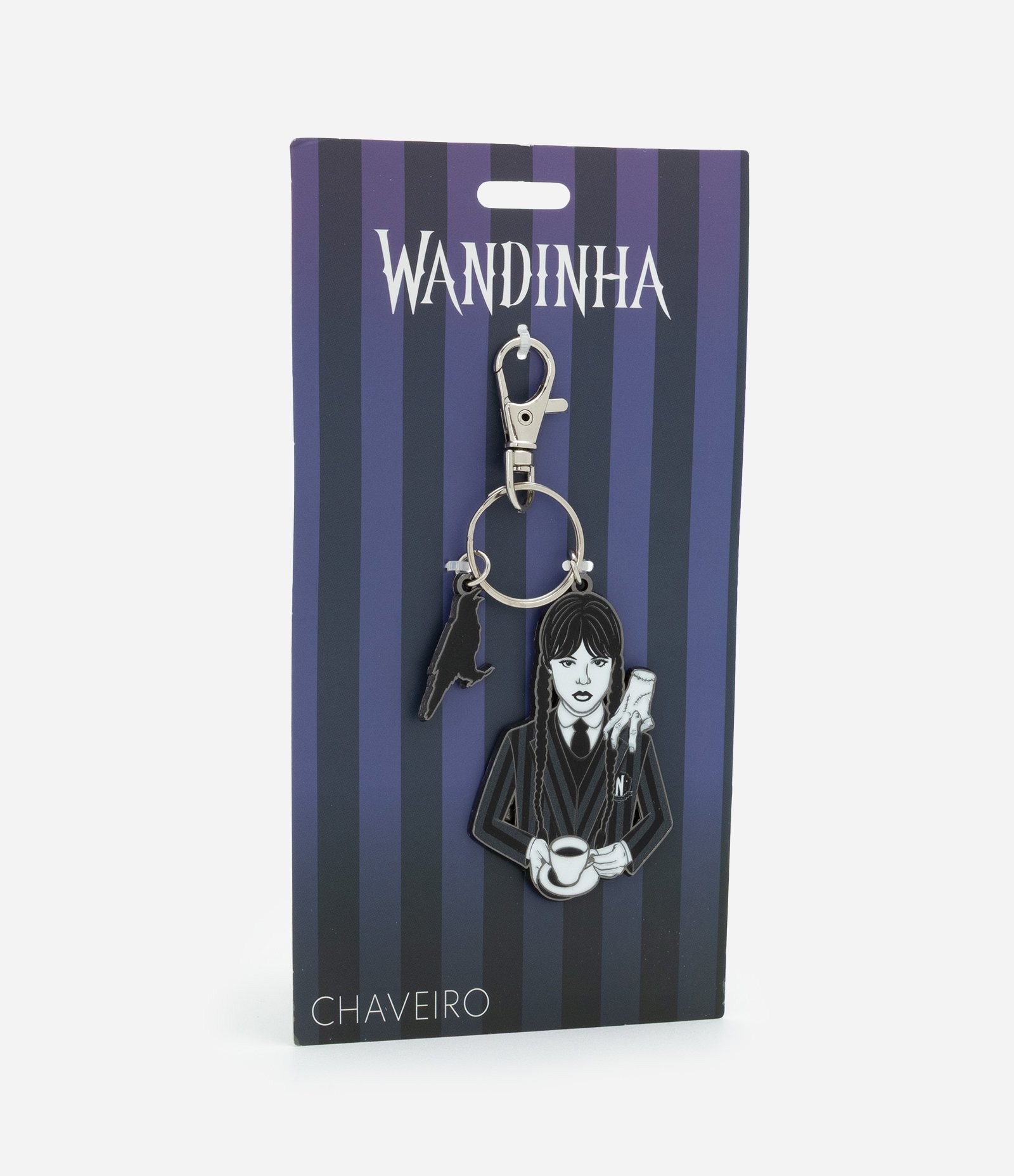 Chaveiro de Metal com Forma da Wandinha e Corvo Preto 2