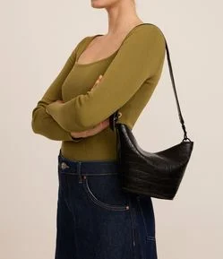 Bolsa Shoulder Pequena com Textura Croco e Alça Ajustável