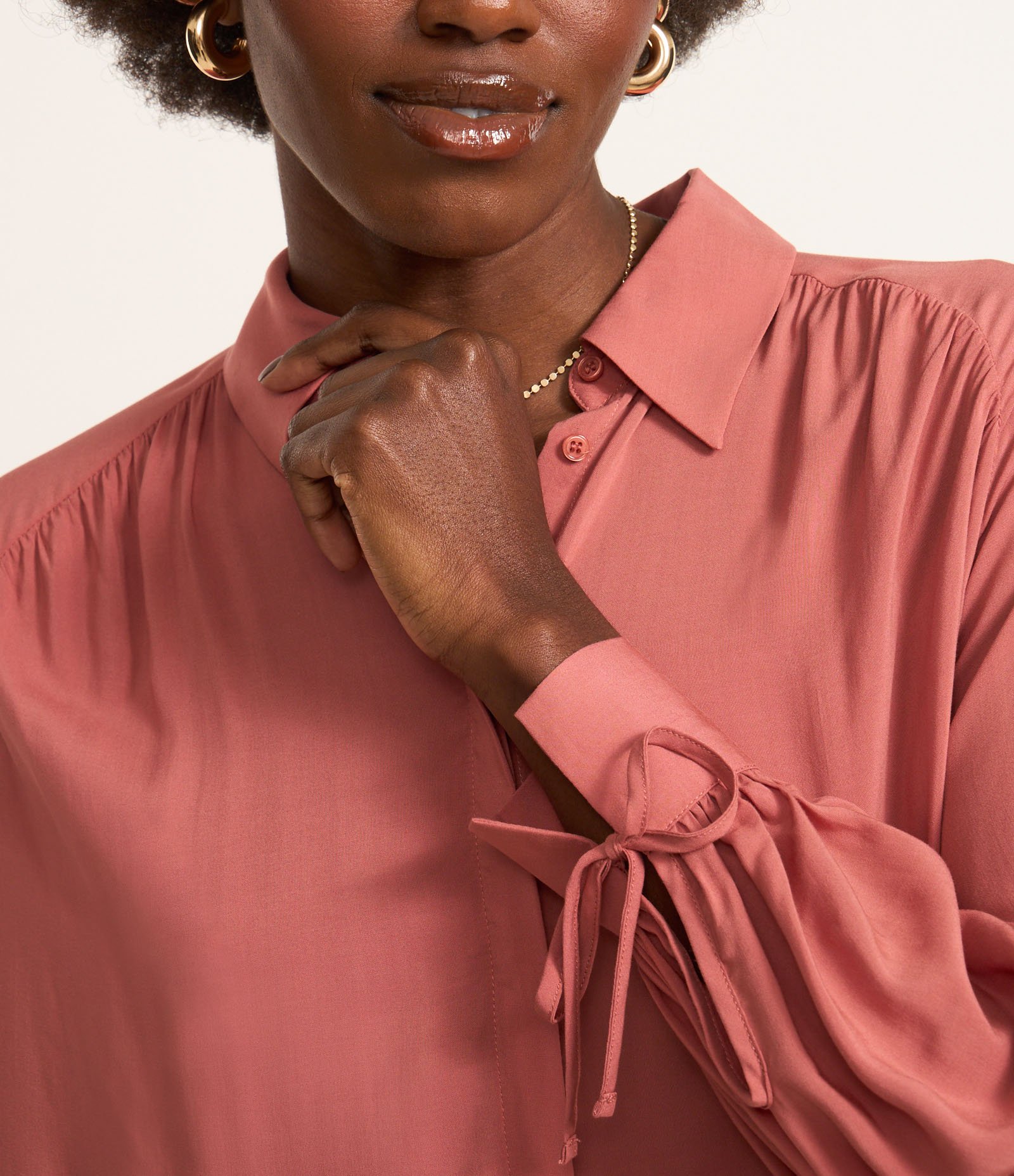 Camisa Curta em Crepe sem Cava e Franzido no Punho Rose 4