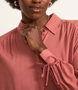 Camisa Curta em Crepe sem Cava e Franzido no Punho