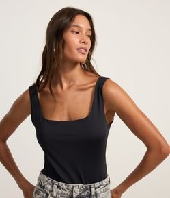 Body em Poliamida com Decote Redondo e Alça Média