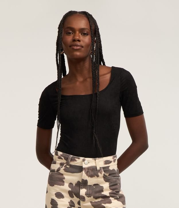 Cor: Preto | Tamanho: M