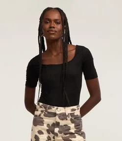 Body em Suede com Decote Redondo