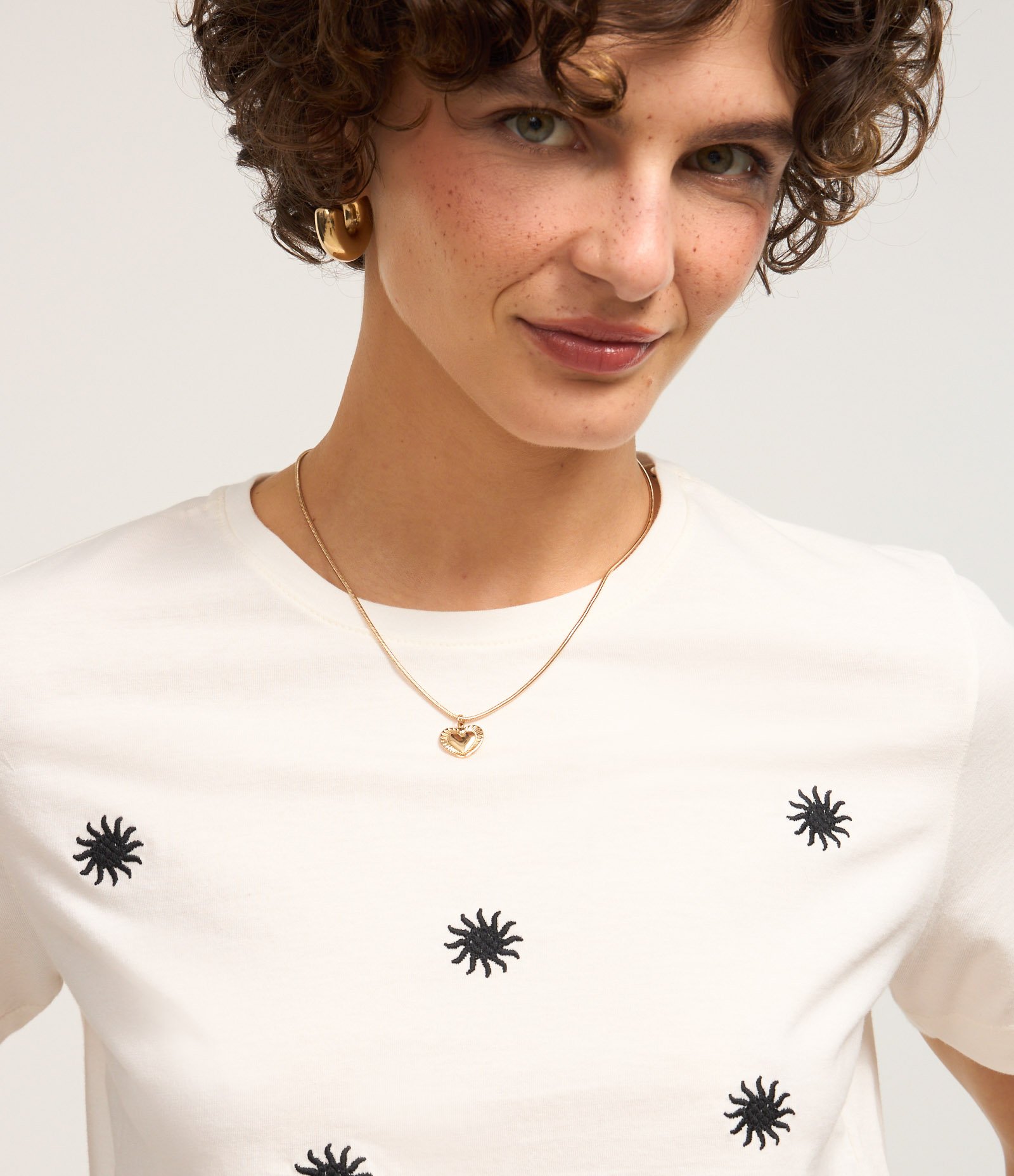 Blusa Curta em Algodão com Bordado de Solzinhos Branco 3