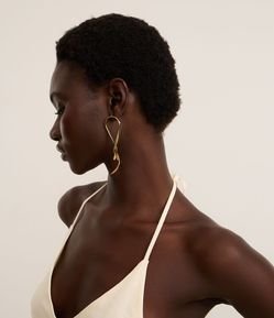 Maxi Brinco em Metal Fio Torcido