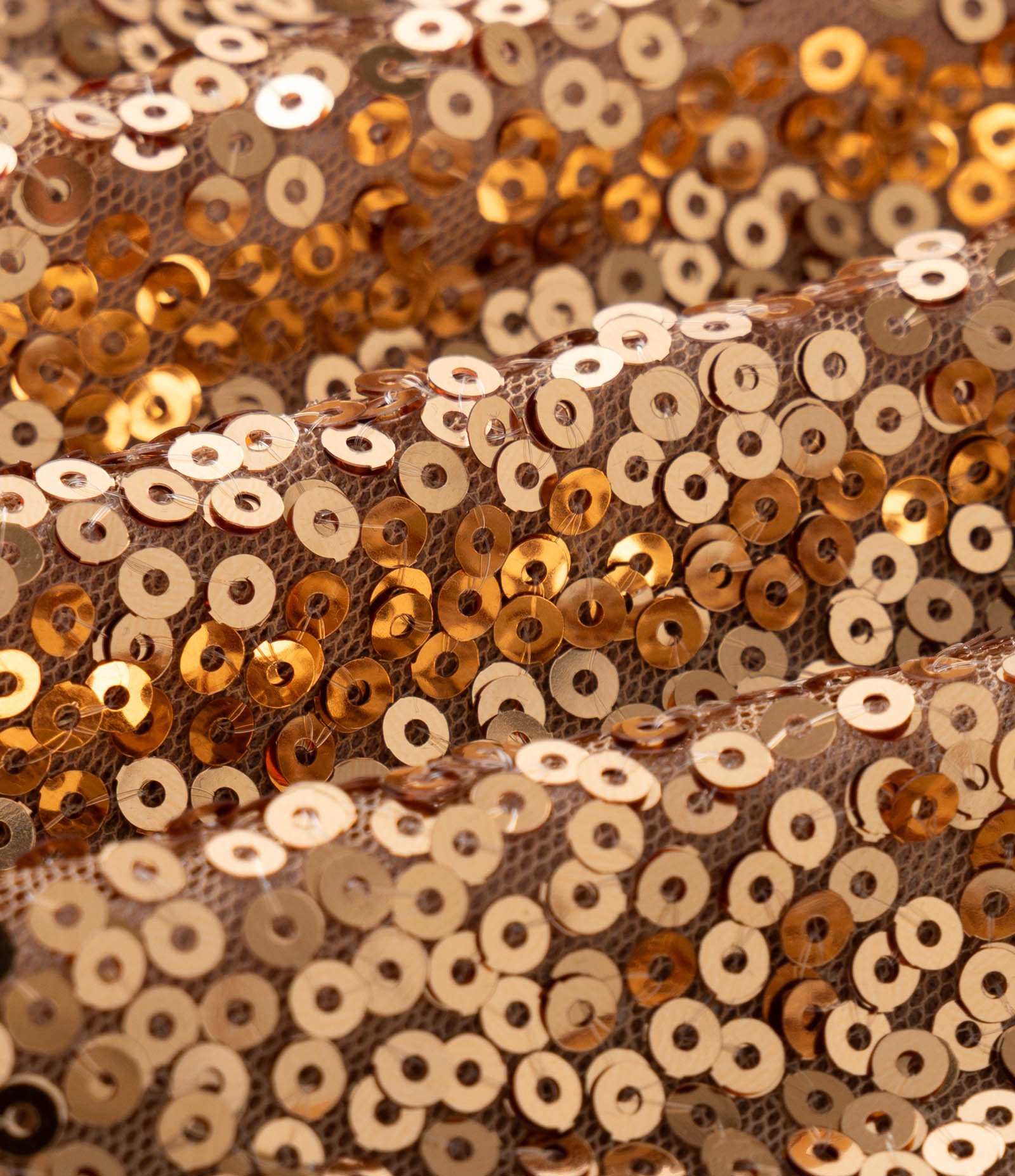 Saia Curta em Paetê Coleção Rita Carreira Curve & Plus Size Dourado 9