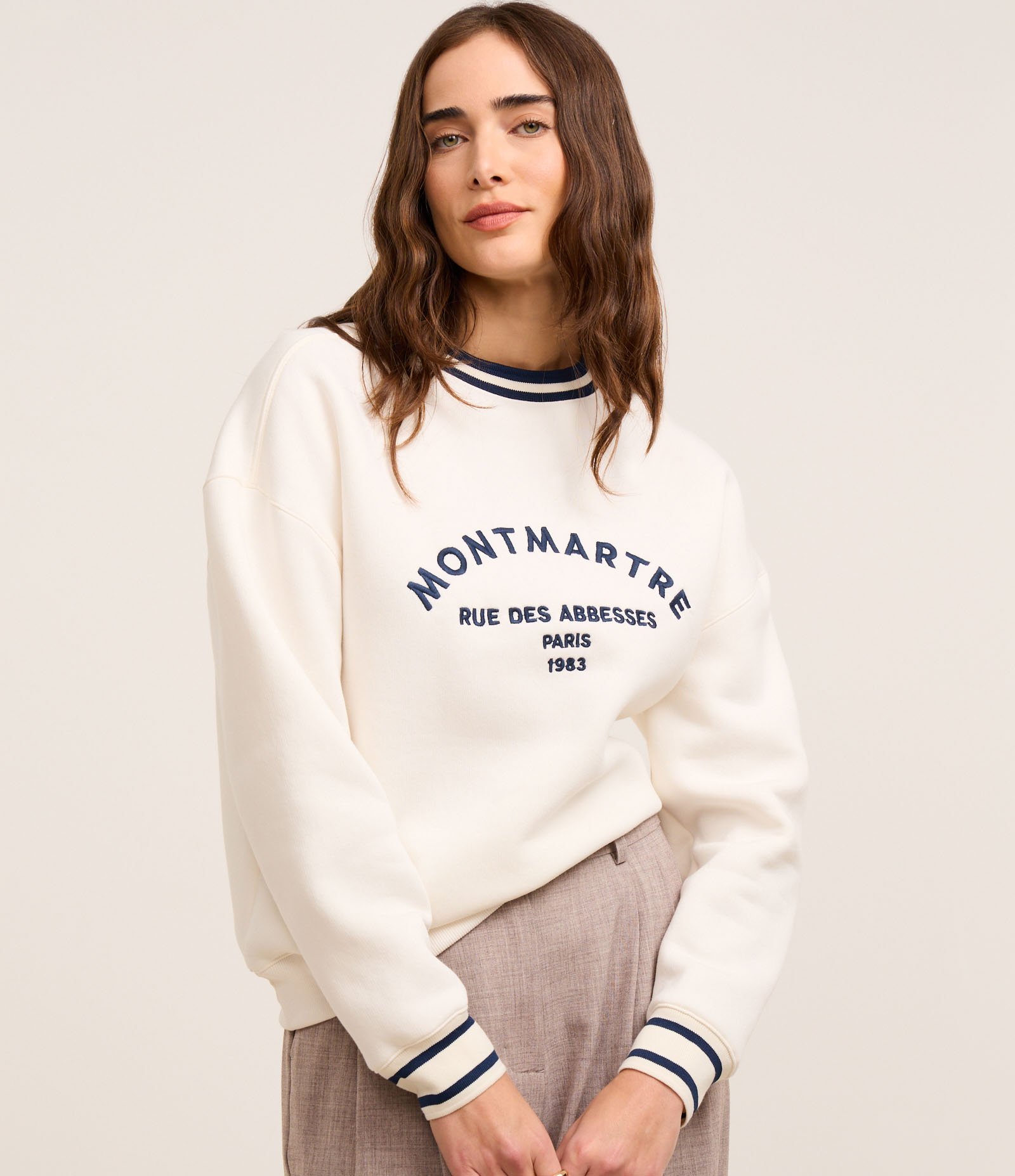 Casaco Moletom com Ribana e Bordado Montmartre Branco 1