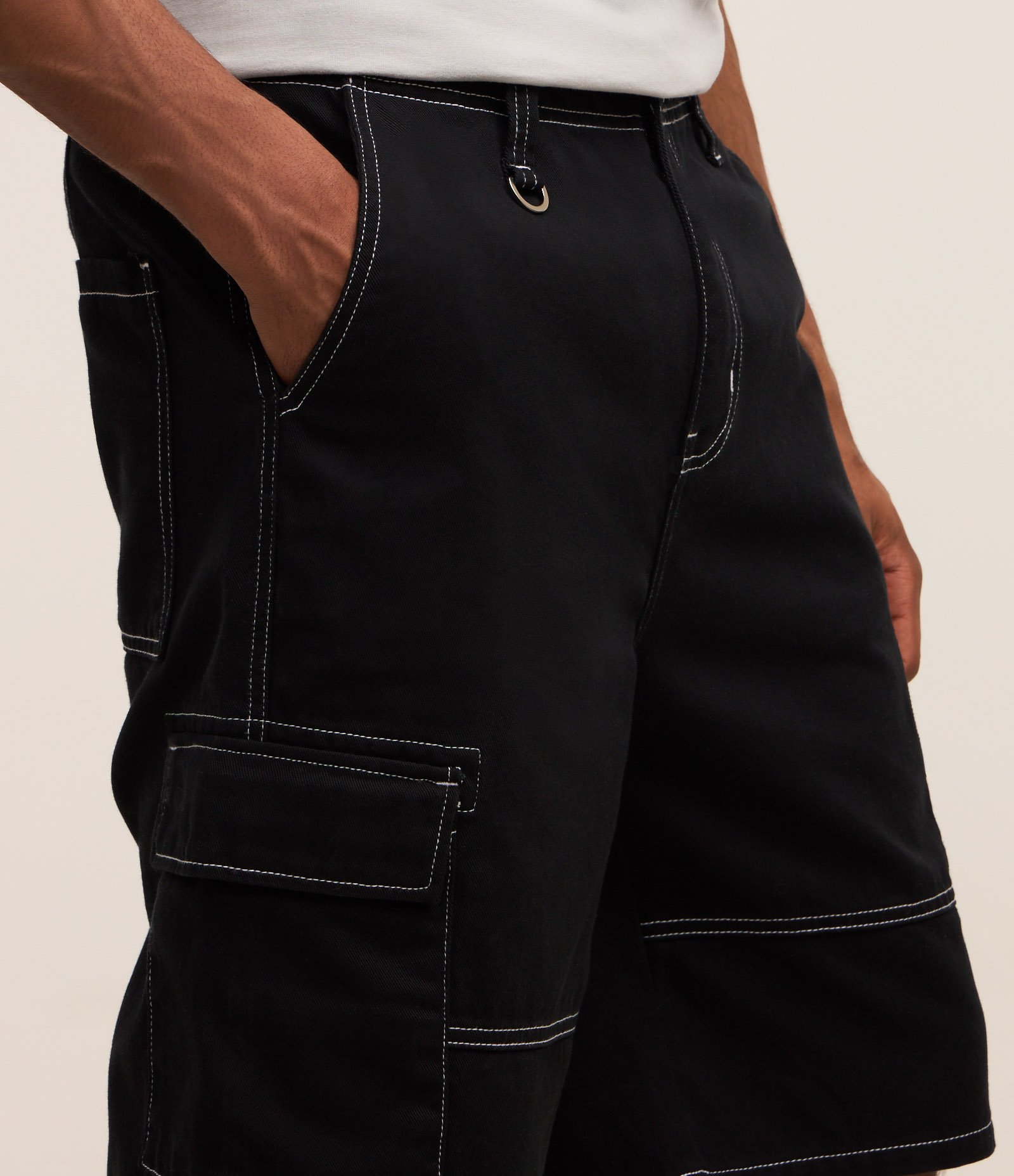 Bermuda Cargo Baggy em Sarja com Pesponto Contrastante Azul 3