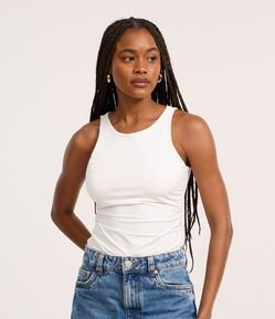 Blusa Regata Ajustada em Microfibra com Franzidos Laterais