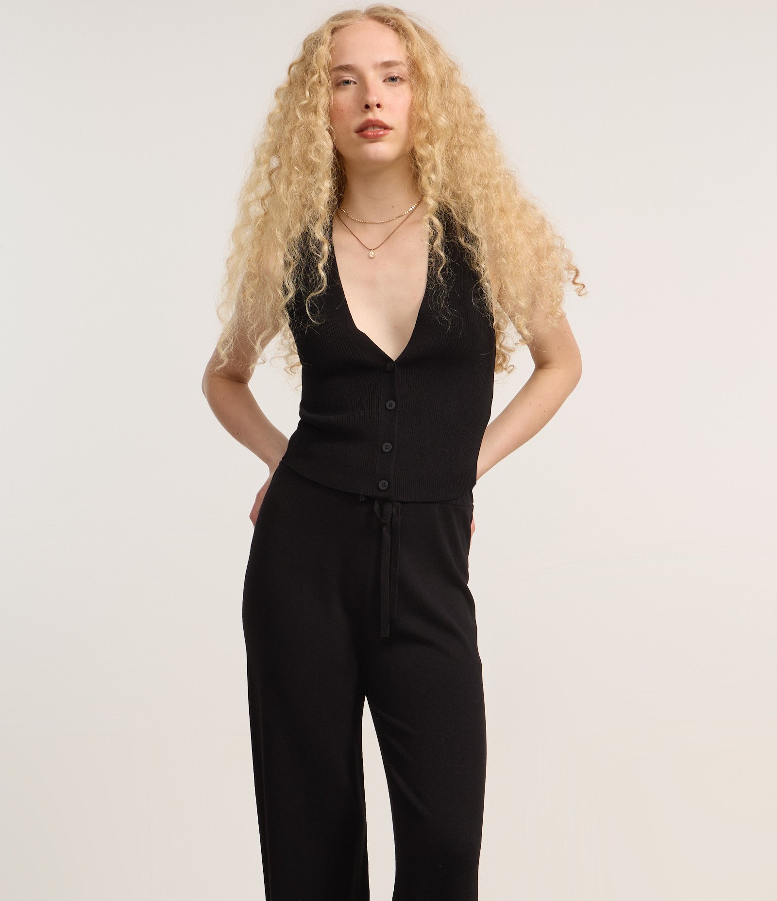 Calça Reta em Tricô com Amarração na Cintura Preto 2