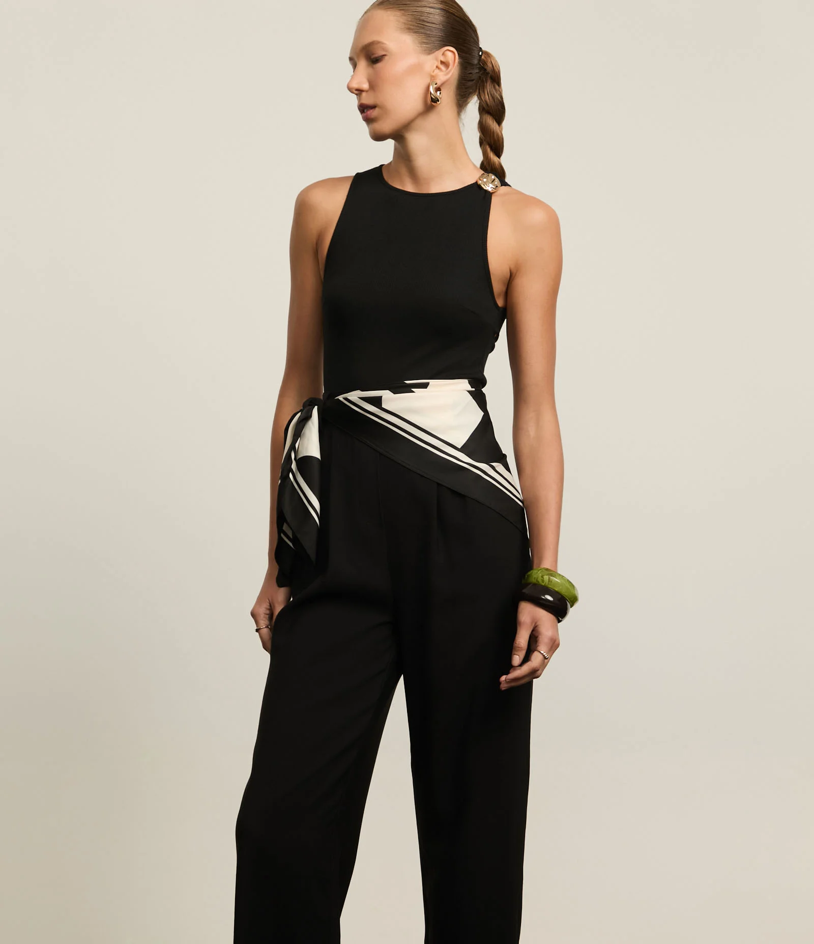 Macacão Canelado em Tricô com Detalhe Metalizado na Alça Preto 1