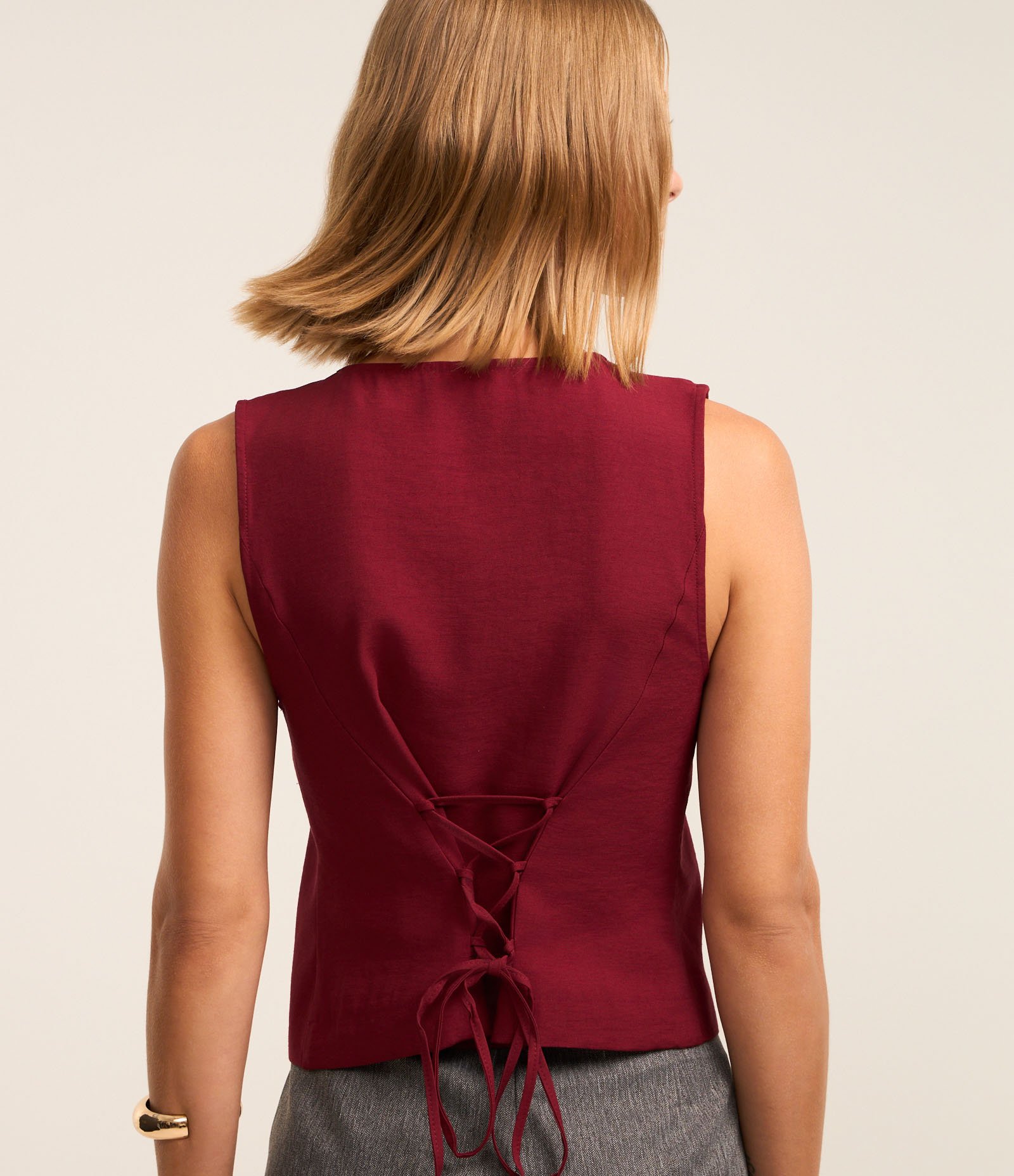 Colete Alfaiatado com Amarração Cruzada nas Costas Vermelho 4