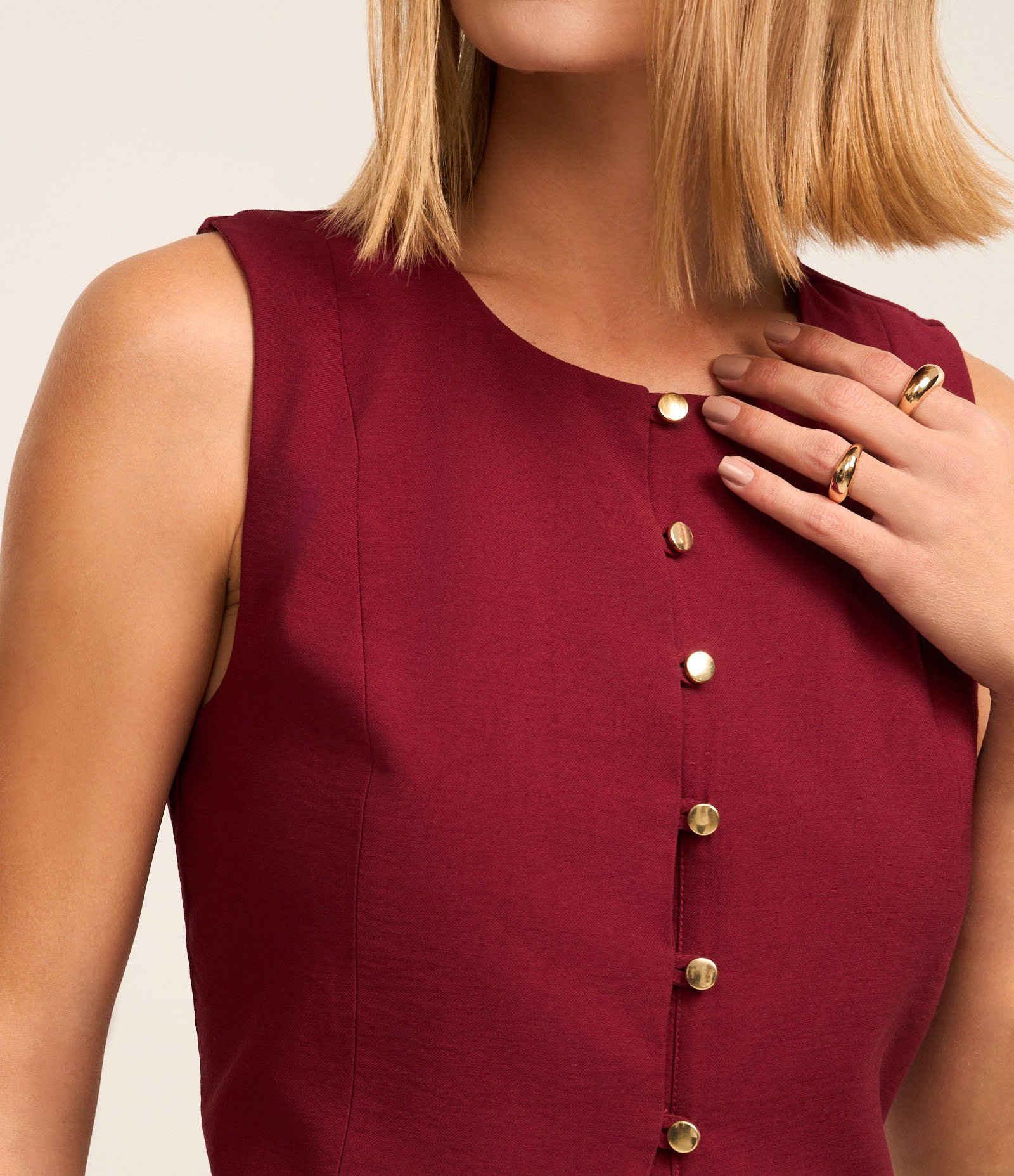 Colete Alfaiatado com Amarração Cruzada nas Costas Vermelho 5