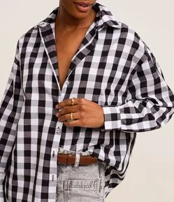 Camisa Alongada em Algodão Xadrez com Abotoamento