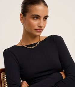 Conjunto de Colar Curto de Elos Duplos e Brinco Argola com Gomos Esmaltados