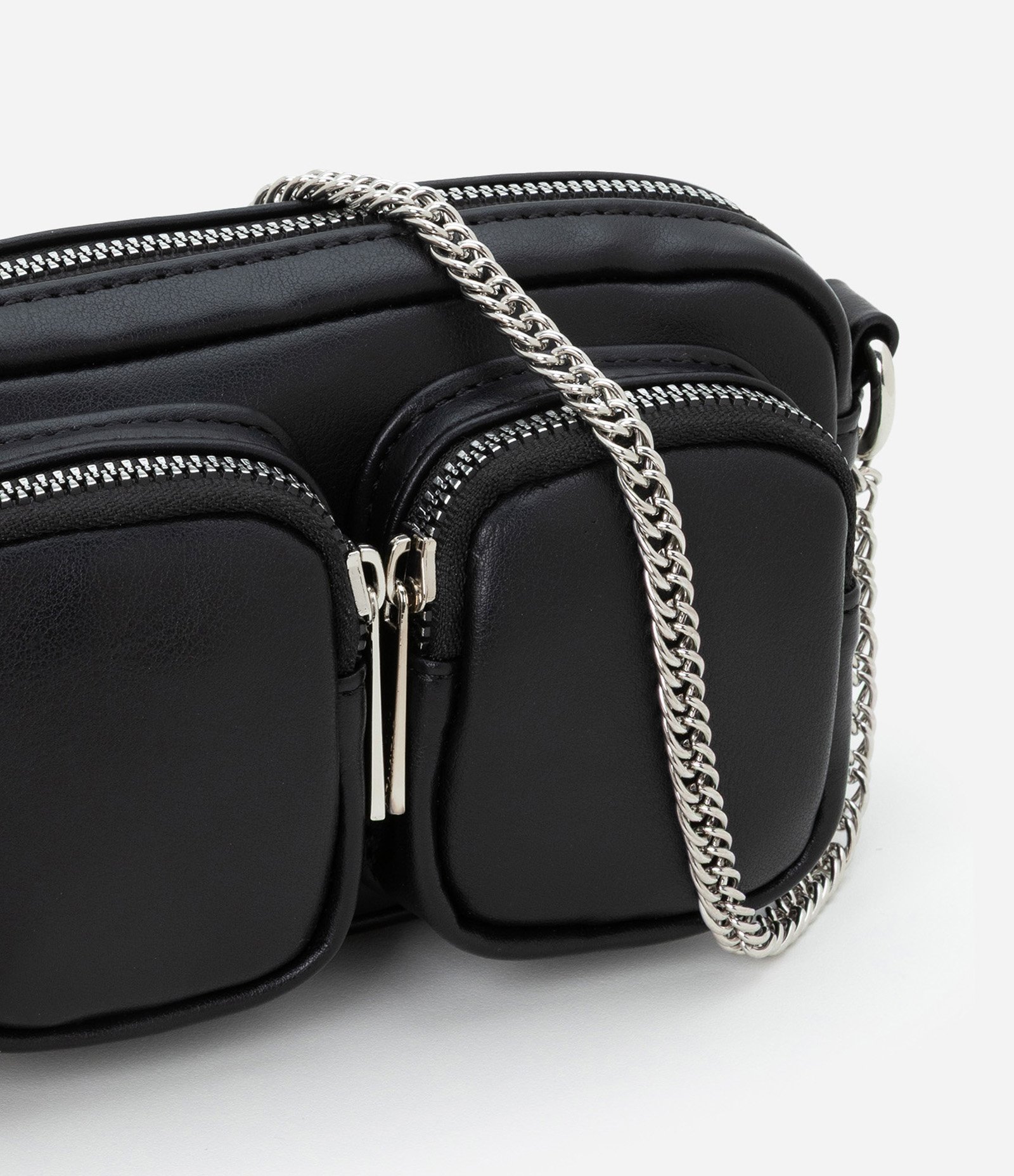 Carteira Transversal Grande com Bolsos e Alça de Corrente Preto 5