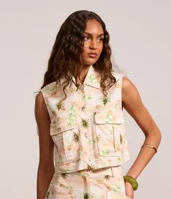 Blusa Colete em Viscose e Linho e Estampa de Coqueiros