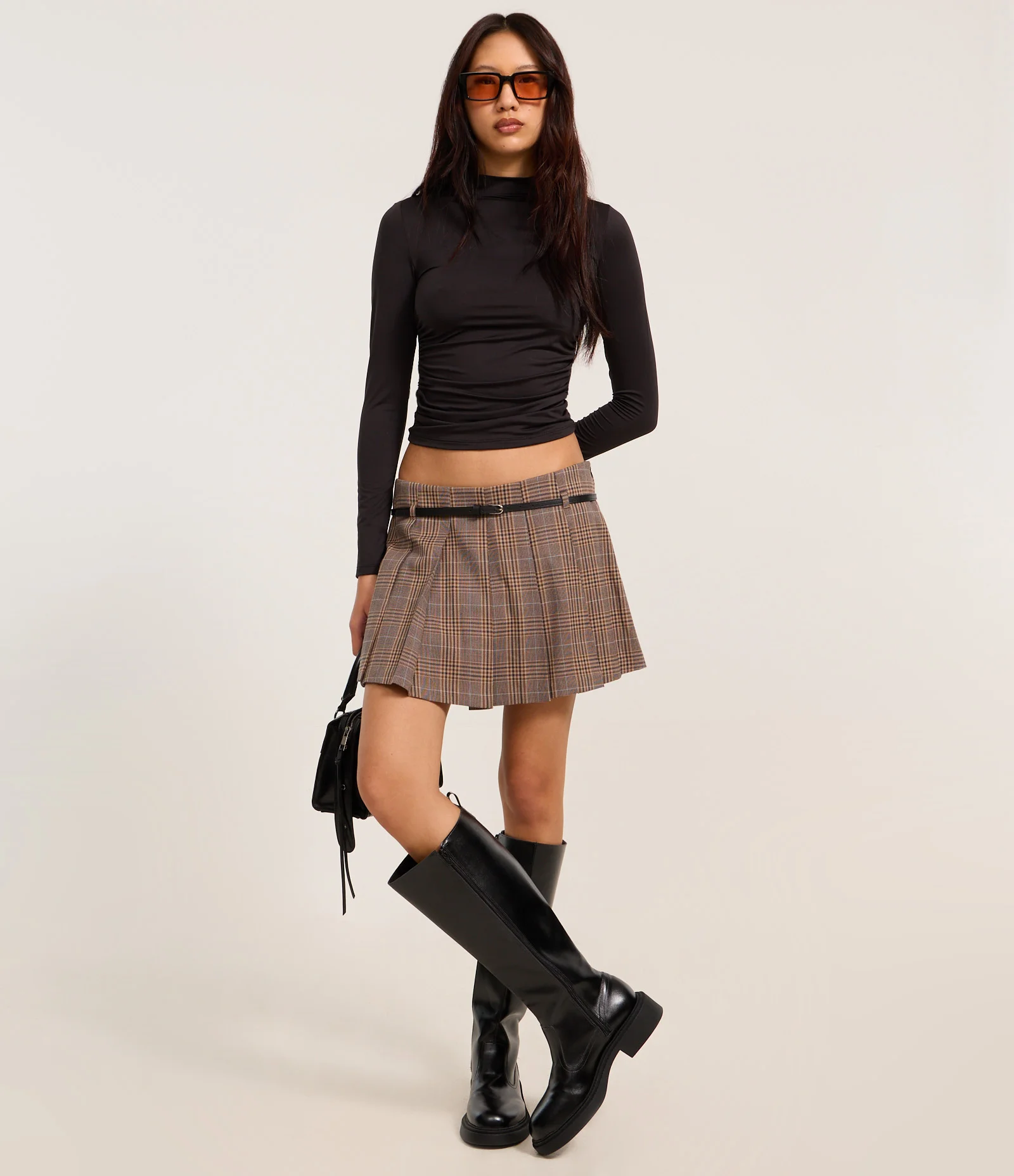 Blusa em Microfibra com Franzido e Gola Alta Preto 2