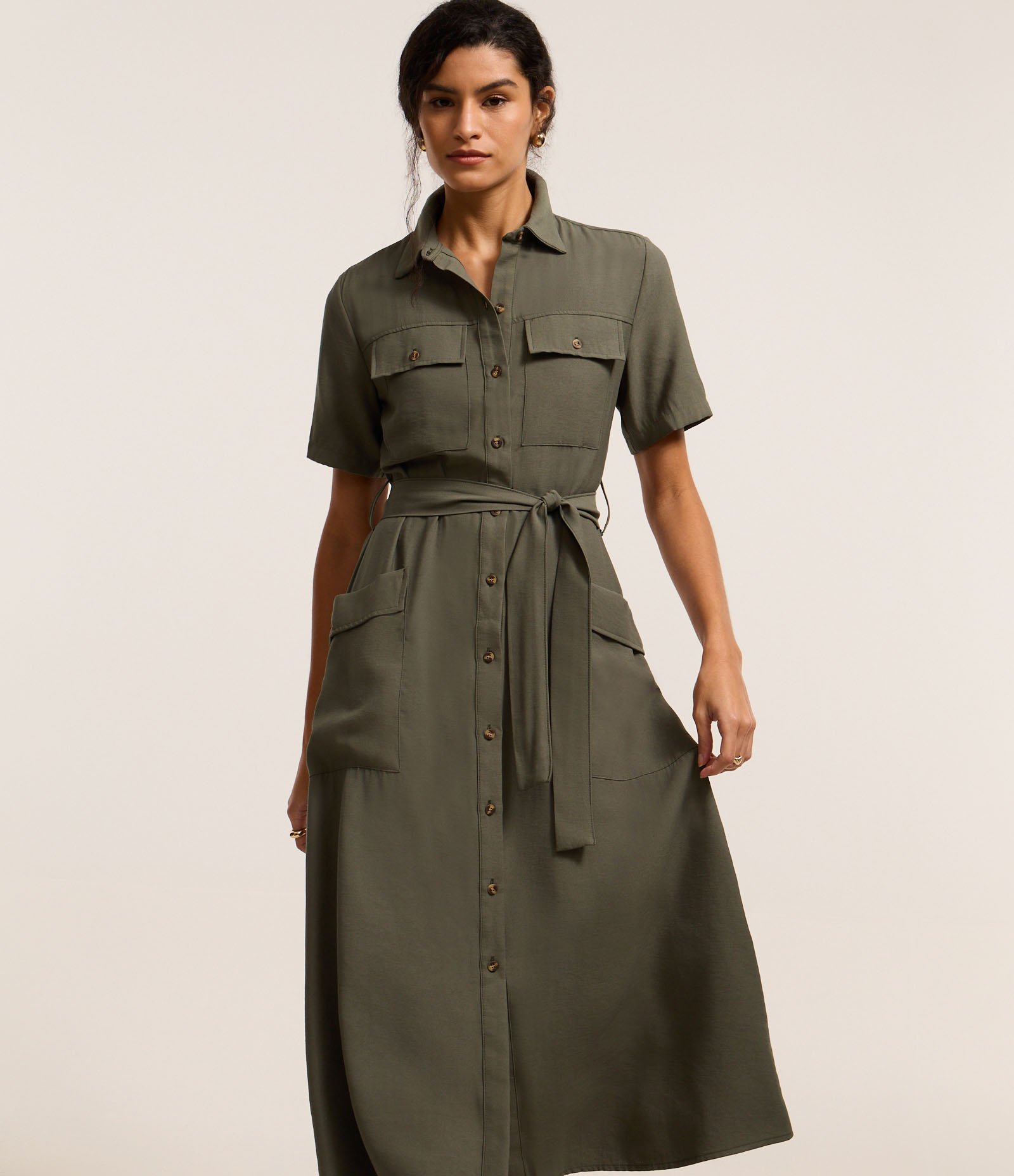 Vestido Midi em Sarja com Bolsos Utilitários e Amarração Verde 1